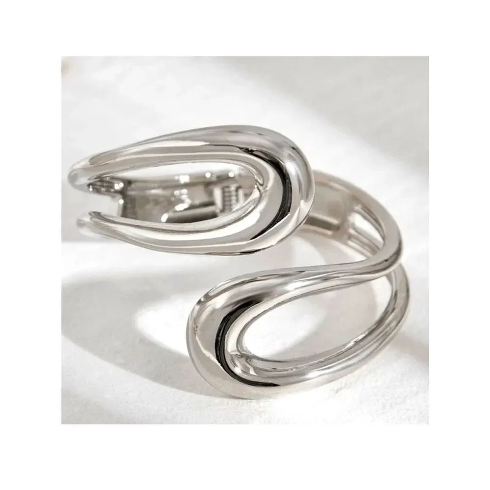 NWT Gorgeous Natasha Silver Tone Chunky Twisted Cuff Hinge Bangle Bracelet